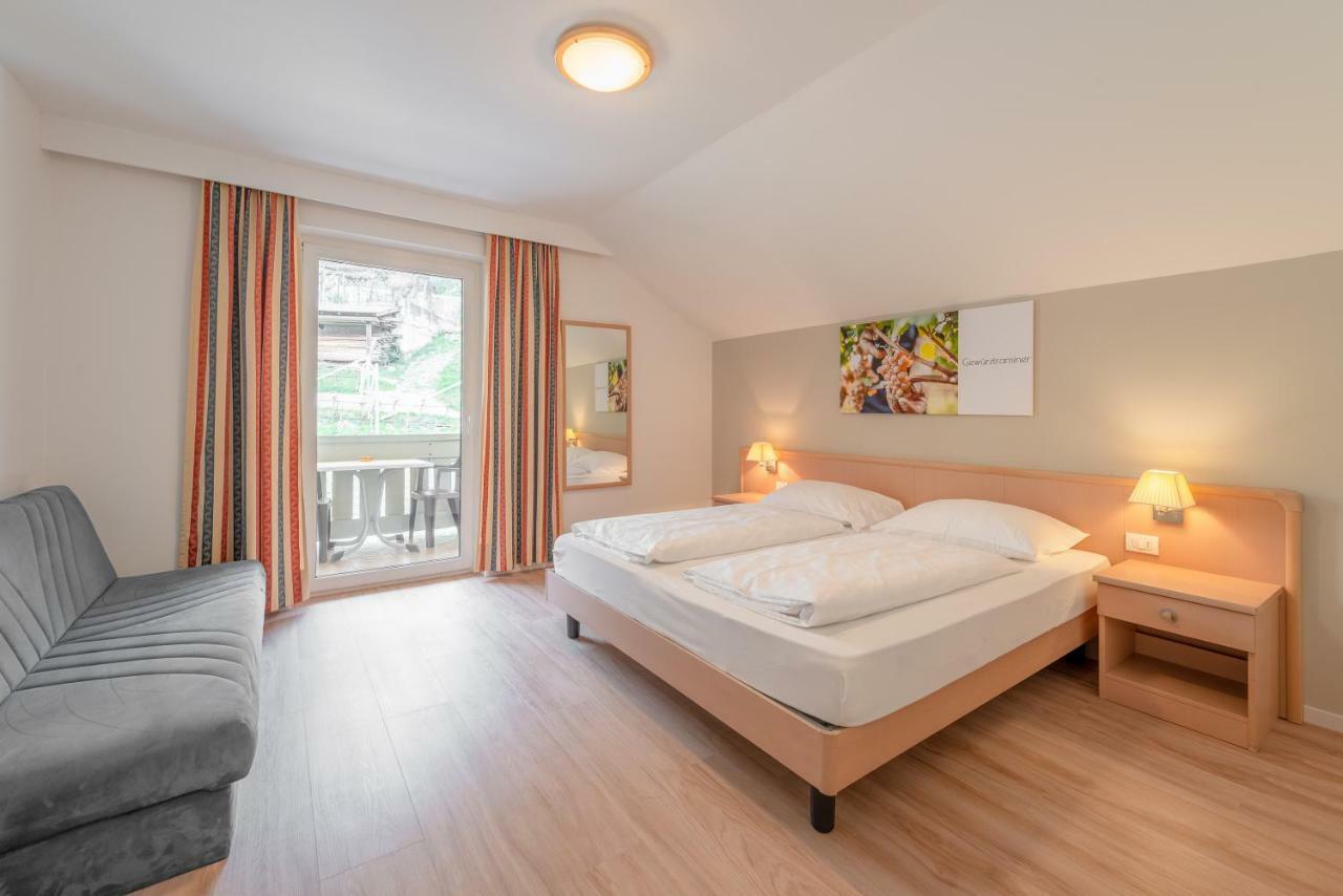 Garni Hotel Ritterhof Termeno Bagian luar foto