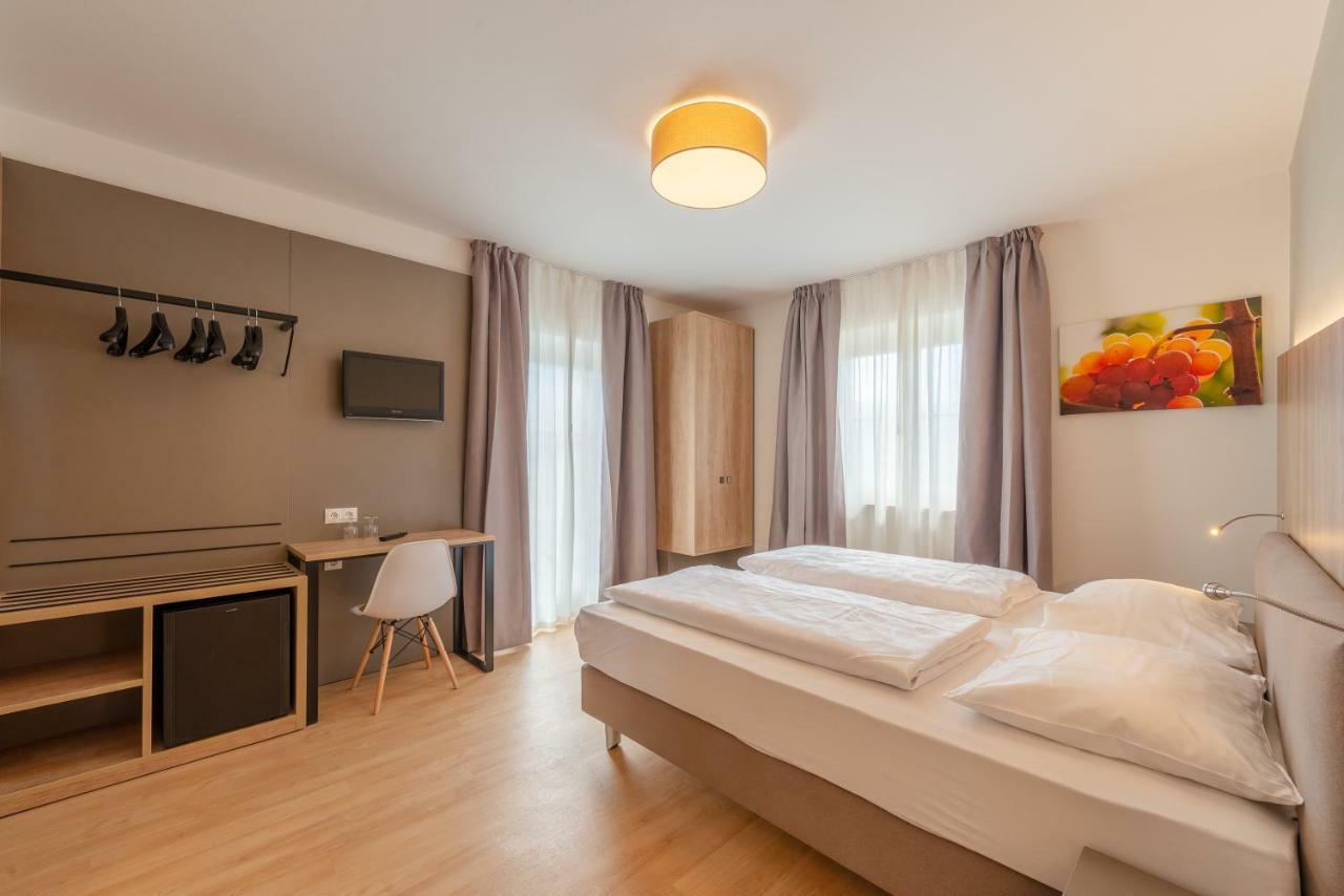 Garni Hotel Ritterhof Termeno Bagian luar foto