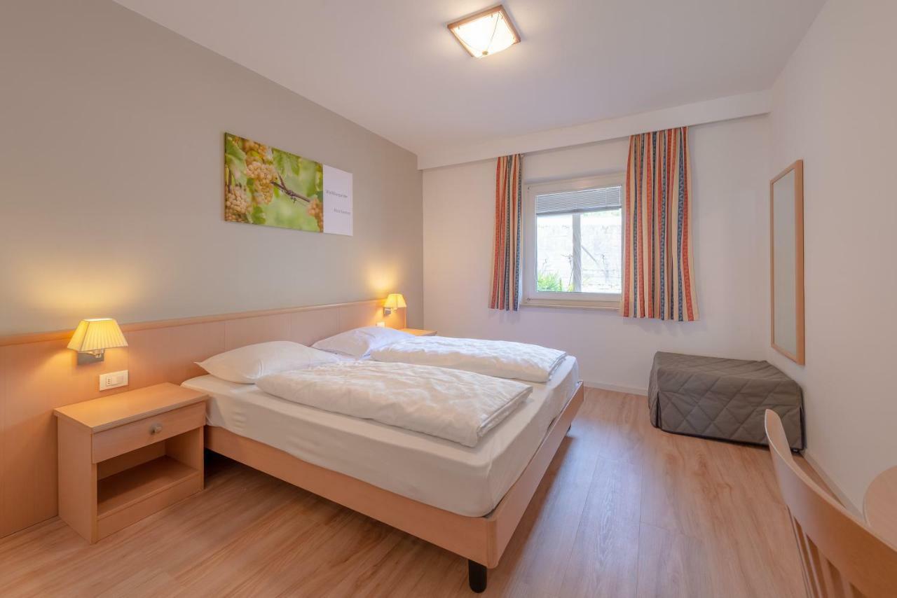 Garni Hotel Ritterhof Termeno Bagian luar foto