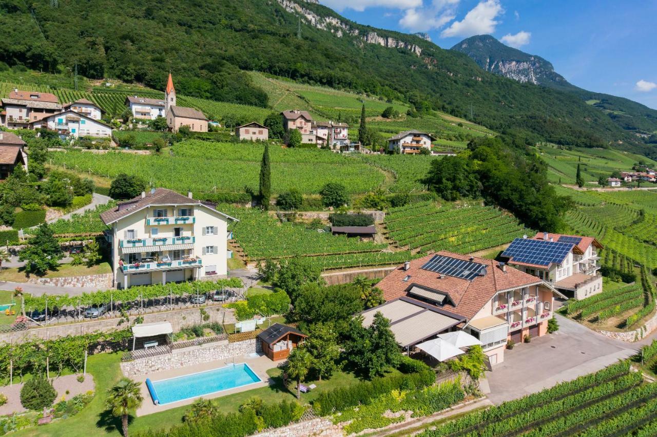 Garni Hotel Ritterhof Termeno Bagian luar foto